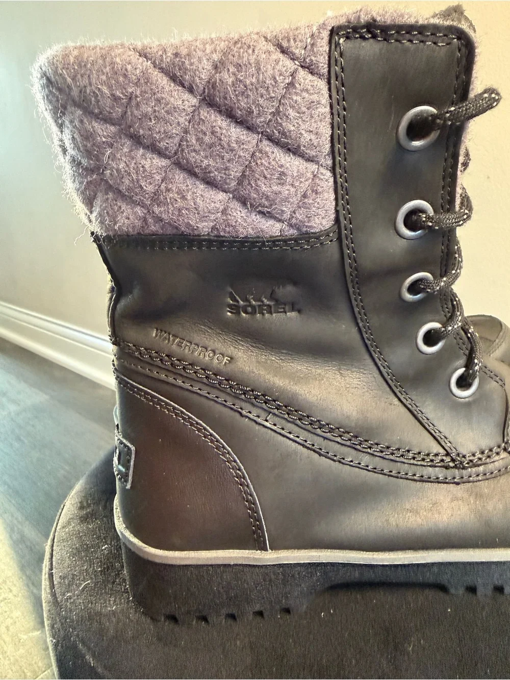 Sorel Black Winter Boots with Gray Knit Collar